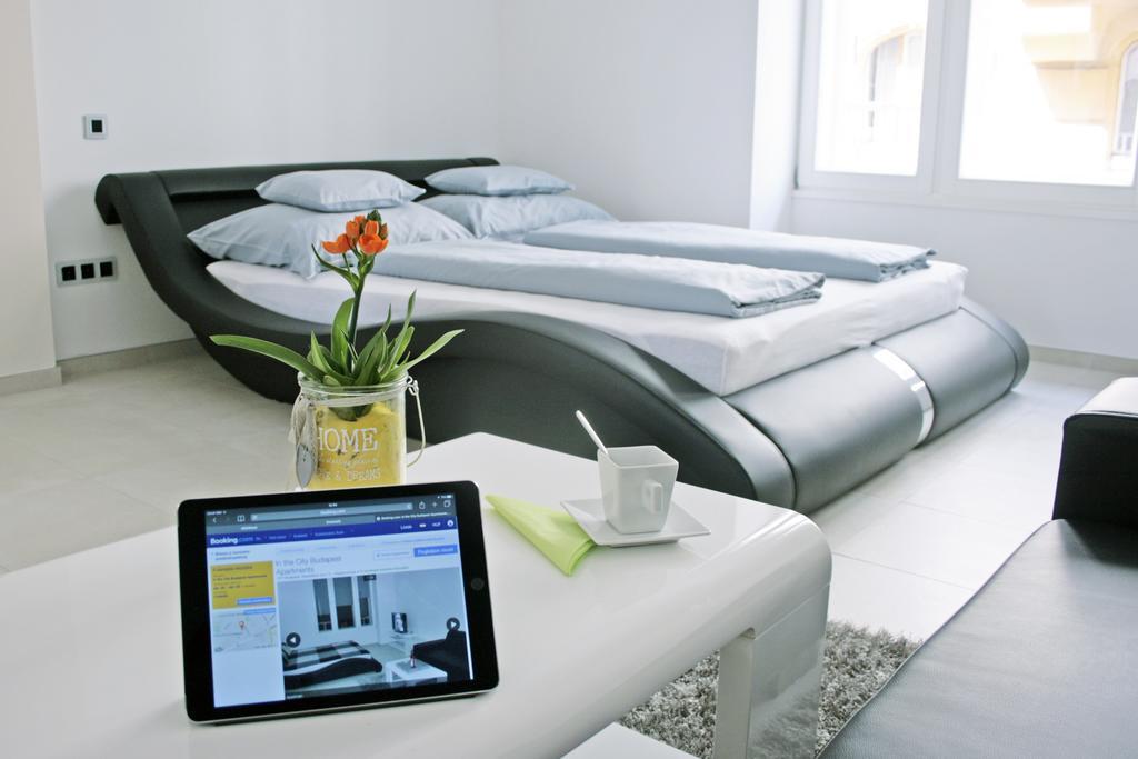 In The City Budapest Apartments Extérieur photo